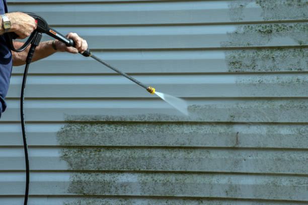 Best Garage Pressure Washing  in New Berlin, WI